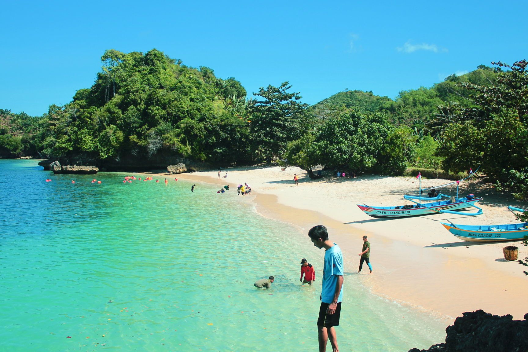 Bukan Sekedar Wisata Pantai Tiga Warna Malang Utamakan Konservasi