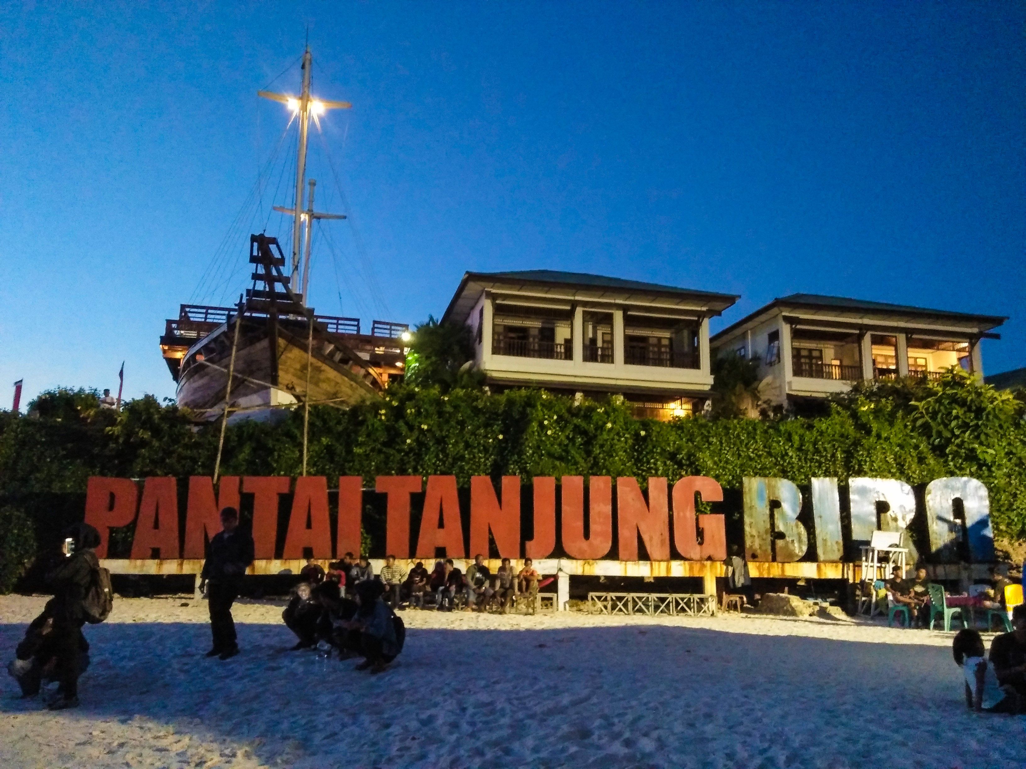 Sentra Holidays Pantai Tanjung Bira