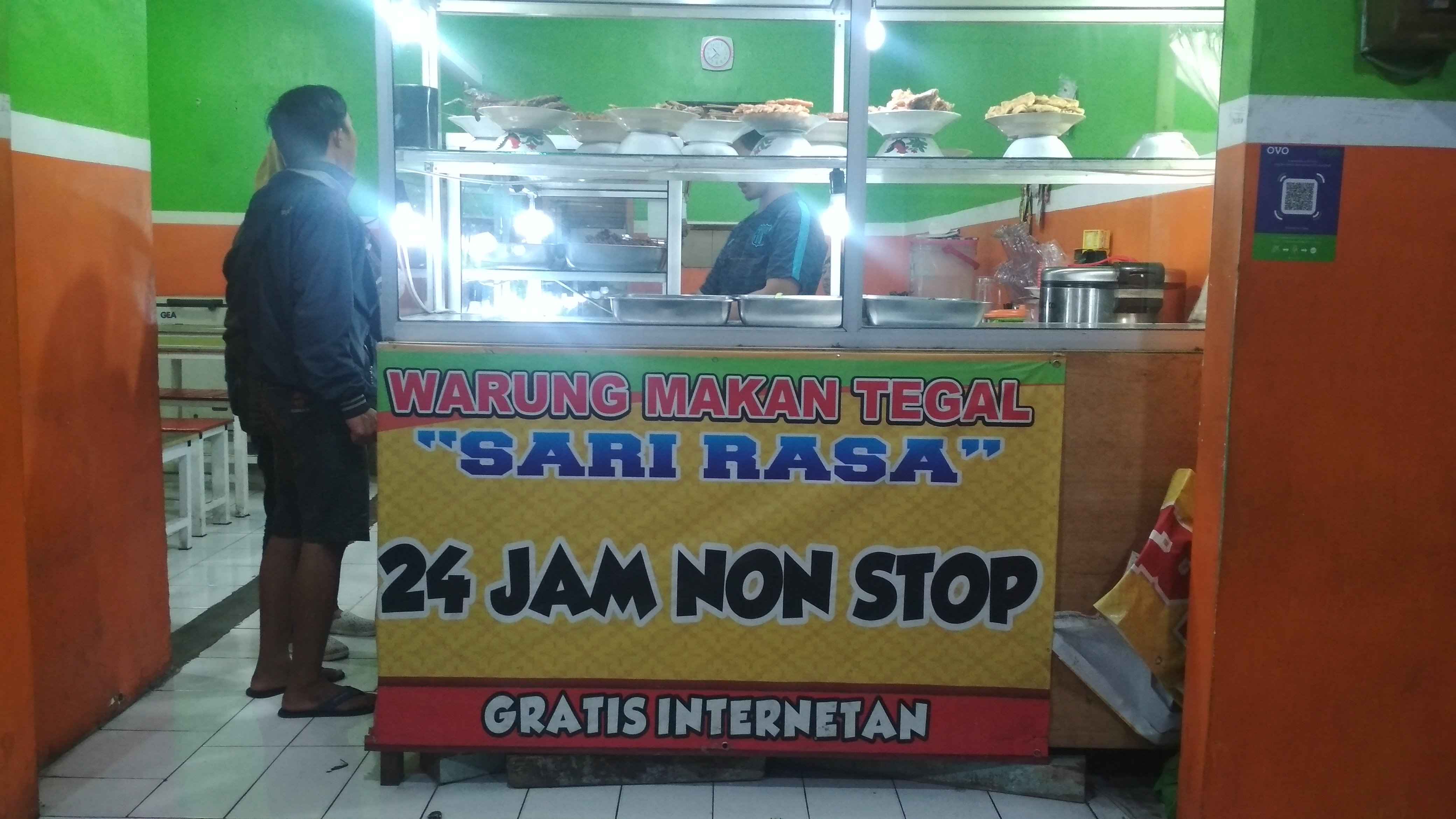 Warteg Sari Rasa 24 Jam Malang, Pemadam Lapar di Jam Kalong