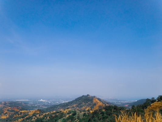 View Gunung Pinang dari Puncak Bukit Batu Lawang (c) Gadis Hadianty/Travelingyuk