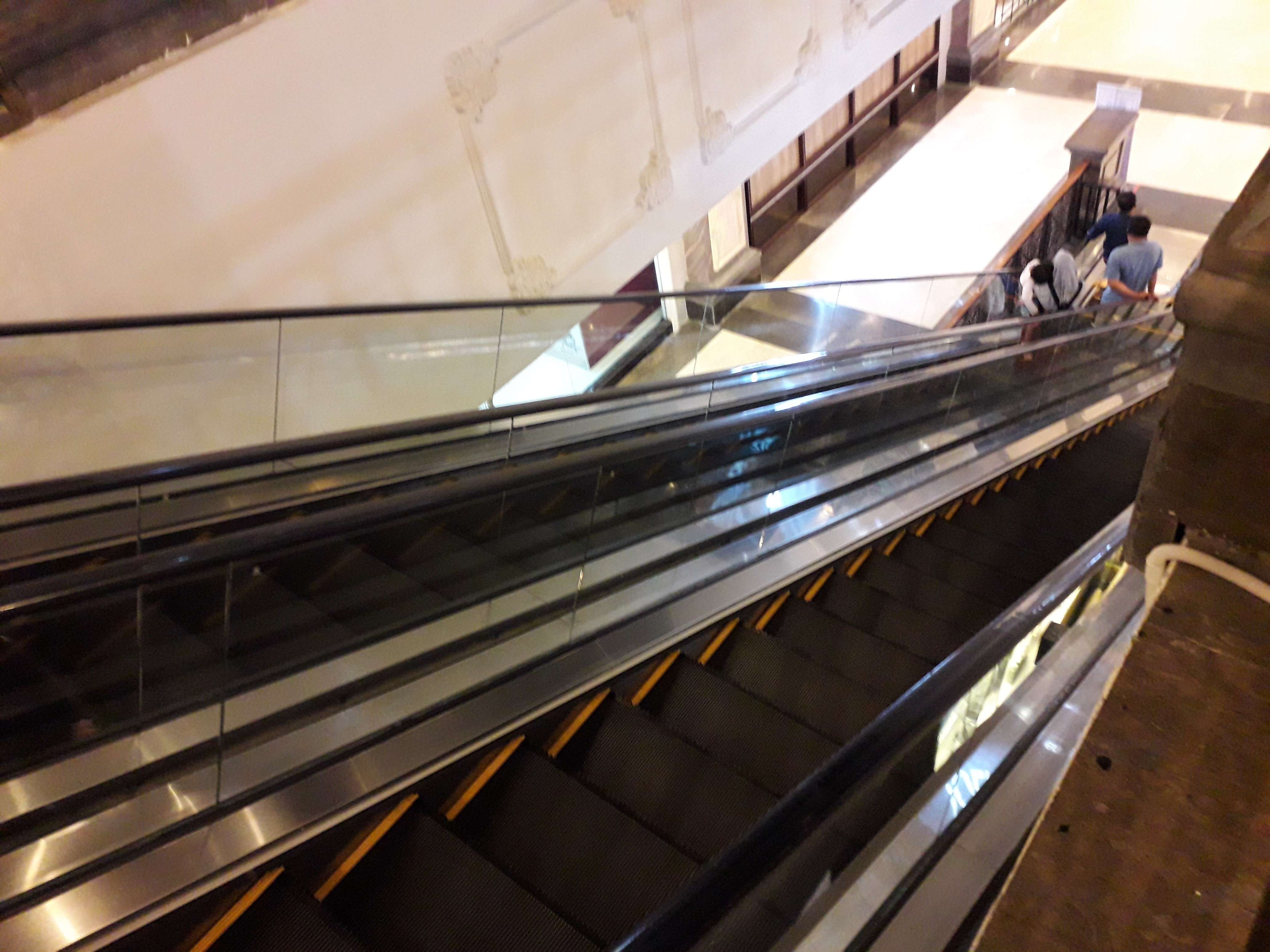 Eskalator Sleman City Mall (c) Siti Hanifah/Travelingyuk